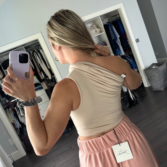 Laina Rauma Asymmetrical Crop Latte NWT - Picture 2 of 6